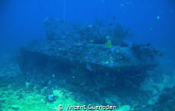 Tank wreck @43 meters down below by Vincent Guenoden 